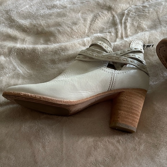 Off white Frye ankle boots - Picture 2 of 5